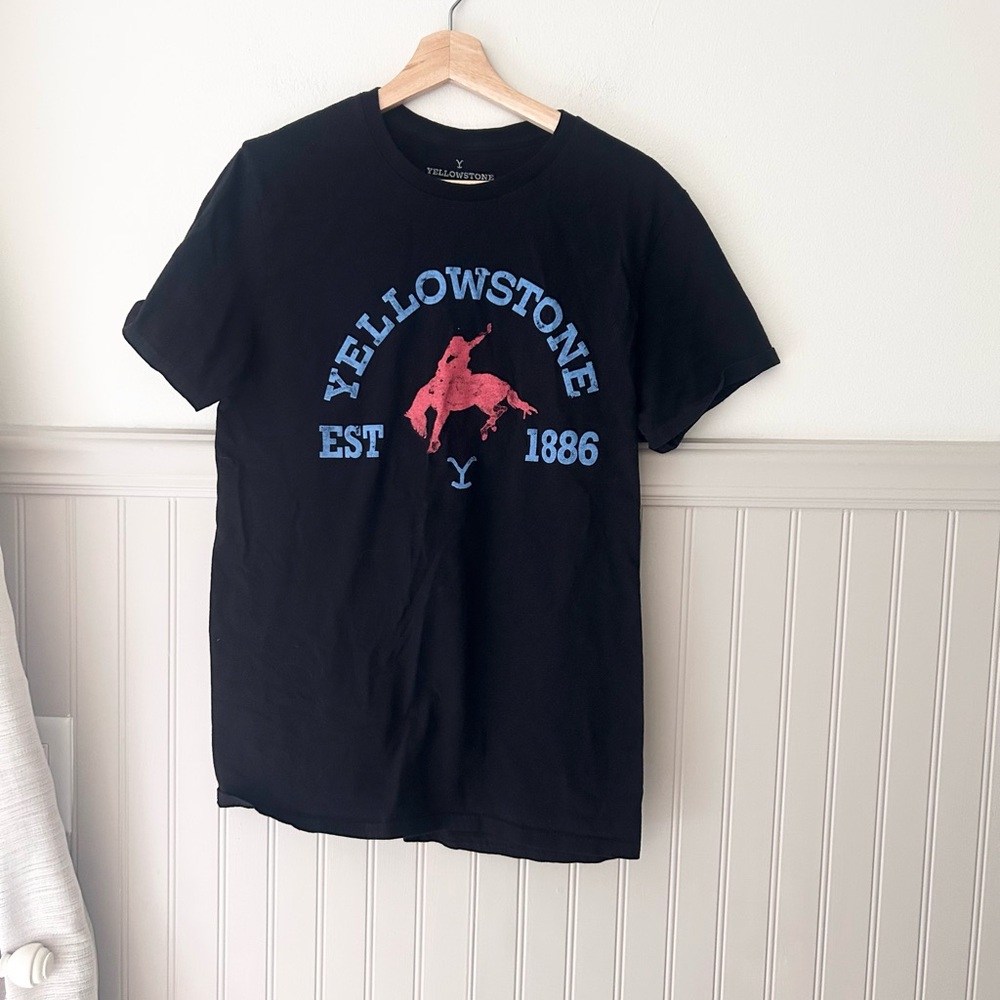 🤠 Yellowstone Men’s Medium Black Graphic Tee Cowboy Western